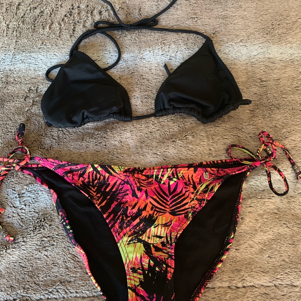 String bikini top - Picture 2 of 3